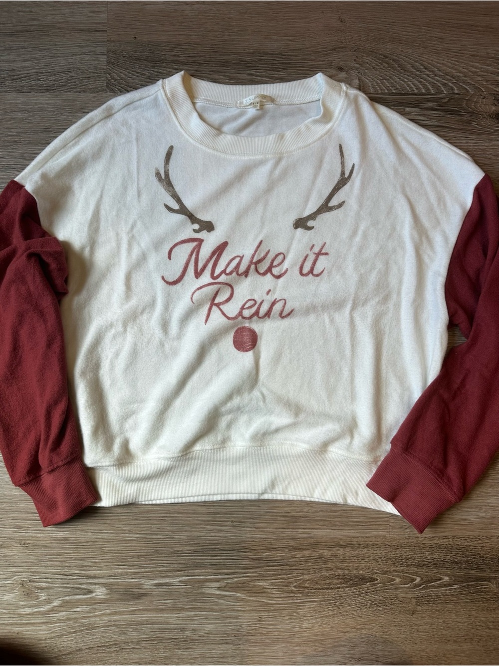 Z Supply White Sweatshirt with Burgundy Raglan Sleeves & Holiday Graphic